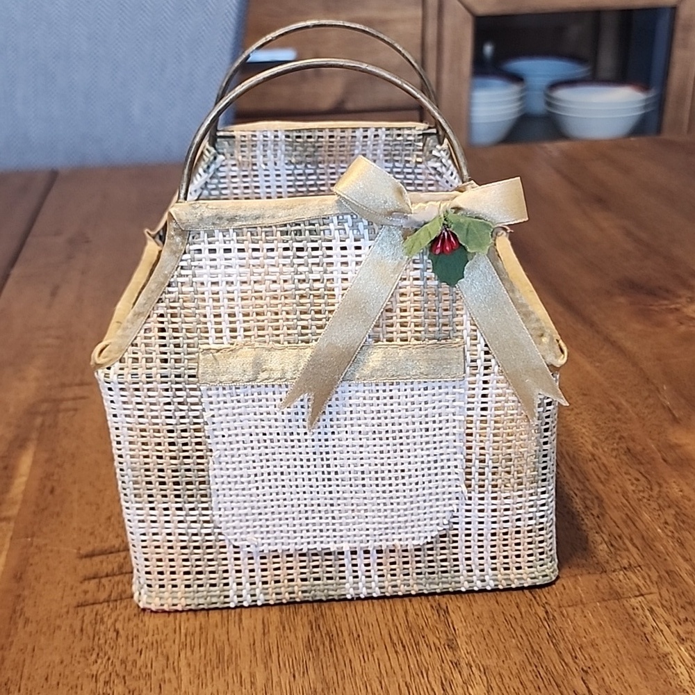 HOLLY WOVEN AND WIRE SQUARE BASKET WITH HANDLES